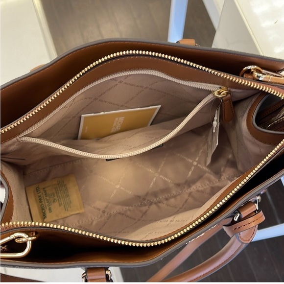 Michael Kors Sheila Medium Signature Logo Metallic Satchel Crossbody Bag - Picture 11 of 13